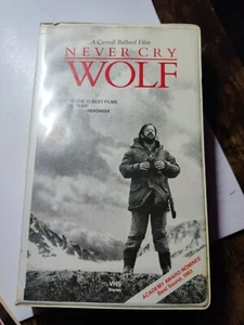 ORIGINAL Never Cry Wolf (1983) - Hard-Shell Vintage VHS - Walt Disney Home Video - Picture 1 of 3