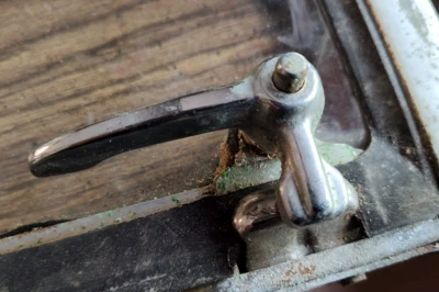 FIAT 850 SEDAN  LEFT AND RIGHT FRONT WING VENT LATCHES - Image 1 of 2