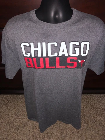 Chicago Bulls Majestic NBA Jimmy Butler 21 Gray  T-Shirt SIZE Large Cover