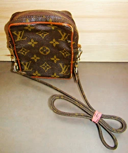 Louis Vuitton Monogramm Umhängetasche Minitasche 80er Jahre - Bild 1 von 11