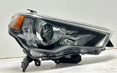 Perfeito! Farol de halogênio 2021-2024 Toyota 4Runner feixe alto passageiro destro fabricante de equipamento original - Imagem 1 de 4
