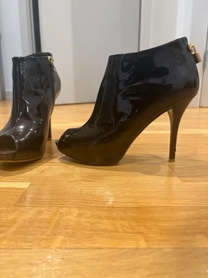 Louis Vuitton - Patent Leather Red Black Peep Toe Ankle Boots - Great Condition - Image 1 of 4