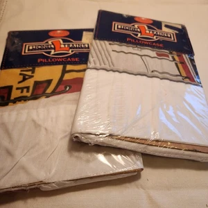 2er Set NEUE Cannon Lionel Trains Kissen LIONEL ALLE AN BORD 1 in jedem Paket  - Bild 1 von 4