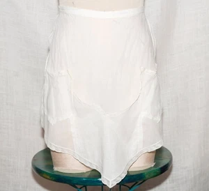 Vintage 40er Jahre Handarbeit zarte weiße Halbschürze mit Taschen - Bild 1 von 3