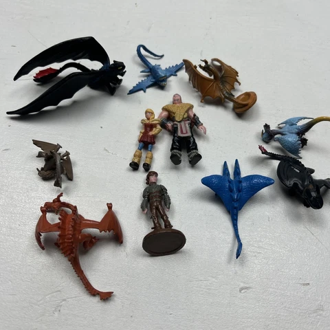 How To Train Your Dragon Toy Lot of 11 Small Figures Figurines 2013 DWA Cover