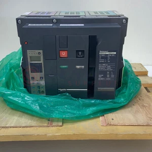 Nuevo disyuntor de aire Schneider Electric NW32H1 3200A 3P, tipo fijo (48082) - Imagen 1 de 9