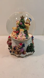 BOULE A NEIGE Musicale COLLECTION Ours Ourson Chant Noël Neige Sapin Fonctionne - Picture 1 of 14