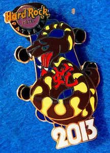 PATTAYA HOTEL YEAR OF SNAKE ZODIAC GUITAR HEAD SERIES 2013 Hard Rock Cafe PIN LE - Picture 1 of 1