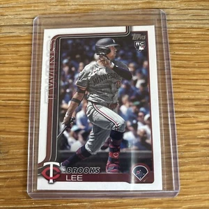 2025 Topps Series 1 Super Box Companion Rookie RC Card #CC-18 - Brooks Lee - Bild 1 von 2