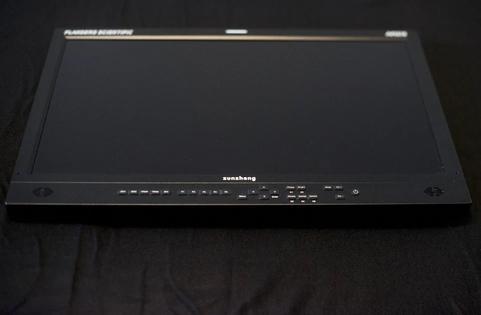 FSI Flanders Scientific Production Monitor AM210, black. - Image 1 of 1