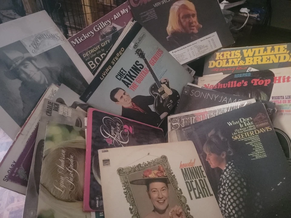 40 Vinyl LP Country: A MUST Have Country Bundle ** 40 LPs ** - Image 1 of 4