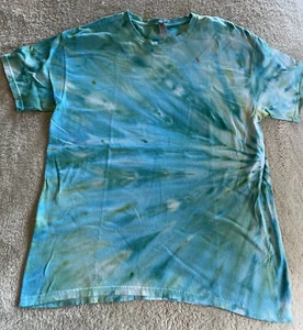 NEW Gildan Men’s Light Blue Green White Tie Dye Short Sleeve Shirt Large - Picture 1 of 6