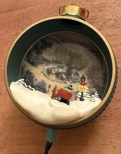 Thomas Kinkade 1998 Hallmark Ornament St. Nicholas Circle Magic, con luz - Imagen 1 de 7