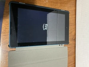 Tablet Amazon Fire 7 - niebieski - świetny stan roboczy- 7" z etui - Zdjęcie 1 z 11
