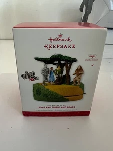 NEW HALLMARK LIONS AND TIGERS AND BEARS THE WIZARD OF OZ ORNAMENT - Picture 1 of 3