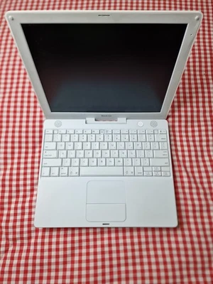 Apple Ibook G4 Model A1054 White Laptop 12'  2003 for parts Read Description  - Image 1 of 4