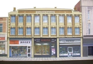 Kingsway, 00 scale, Station parade shops with extensions, ** ready made ** - Picture 1 of 3