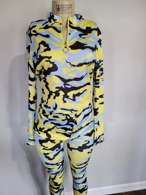 Leggings de cintura alta tamanho médio estampa camuflada manga comprida cropped nova - Imagem 1 de 4