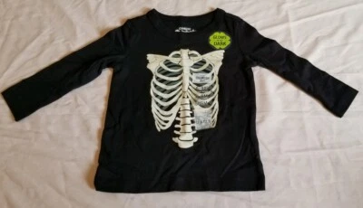 Camisa esqueleto Halloween GLOW IN THE DARK Oshkosh 6-9 meses nova com etiquetas - Imagem 1 de 4