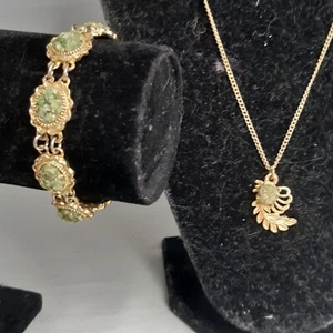 Vintage Gold Tone Necklace and Bracelet Set with Green Stone Chips - Picture 1 of 8