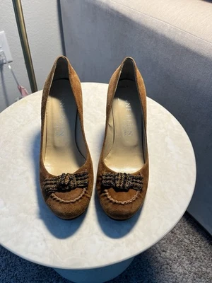 Anne Klein Suede Kitten Heel Pumps. Size 7 - Image 1 of 4
