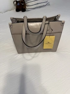 Bolso Bandolera Patricia Nash Ava Mediano de Cuero  - Imagen 1 de 9