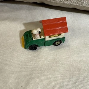 VINTAGE AVIVA ARACHIDI SNOOPY CASA PER CANI AUTO PRESSOFUSA - Foto 1 di 20