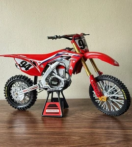 New-Ray HRC Honda CR450R Factory Team 1:6 Scale Model Motorcycle #94 Ken Roczen - Picture 1 of 6