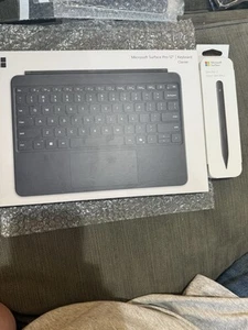 Microsoft Surface Pro 12” Keyboard Clavier + Slim Pen 2 Both SEALED - Picture 1 of 9