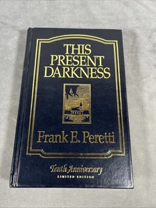 This Present Darkness, 10th Anniversary (Limited Edition) by Peretti, Frank E. - Imagen 1 de 11