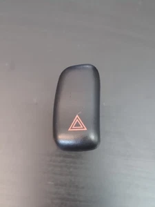 Interruptor de botón de luz de peligro 92-97 Subaru Impreza Prefacelift - Imagen 1 de 4