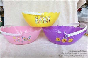 3 NEW CHILDRENS EGG SHAPED PLASTIC EASTER BASKETS BUTTERFLY BUNNIES & CHICKS - Picture 1 of 3