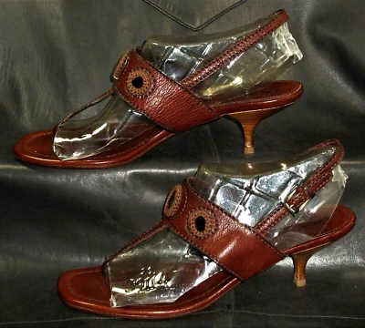Sandálias tanga slingback femininas Prada London couro pebbled bronzeado tamanho EUR 40 1/2 - Imagem 1 de 4