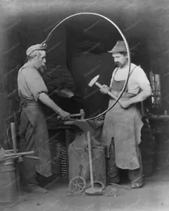 Black Smith Construct Wagon Wheel 1903 Vintage 8x10 Reprint Of Old Photo - Picture 1 of 1