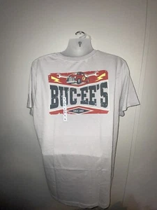 T-shirt Bucees logo e camion rosso taglia XL nuova - Foto 1 di 4