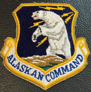Parche de colección ALASKAN COMMAND Oso Polar Fuerza Aérea USAF Elmendorf-Richardson AK - Imagen 1 de 3