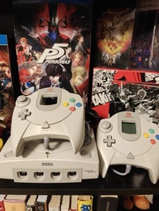 Sega Dreamcast HKT-3020 Video Game Console System w/ Controllers & Games Tested - Picture 1 of 8
