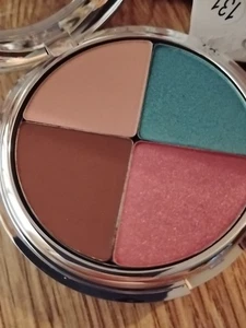 💚🥰TIGI Cosmetics High Density Quad Eyeshadow 4 Colors-0.32 Oz Beauty Makeup - Picture 1 of 3