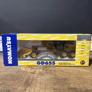 Komatsu GD 655 Motor Grader mit Wing & Vee Pflug von 1St Gear Maßstab 1:50 Neu in OVP - Bild 1 von 6