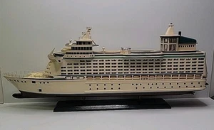 Modellino nave in resina Celebrity 31" replica statuina linea crociera. Ottimo dettaglio. ๐ - Foto 1 di 11