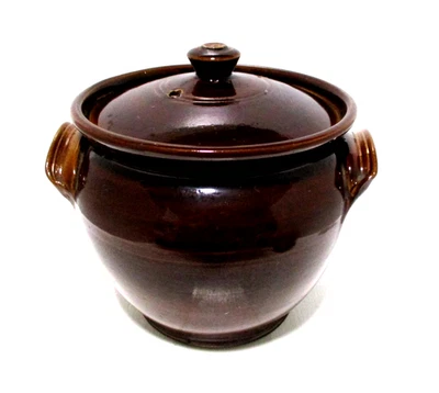 Moira Farmhouse Stoneware Casserole Pot with Lid Treacle Glazed Pottery - Image 1 of 4
