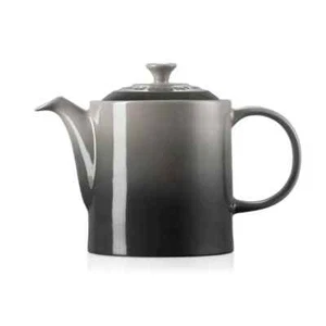 Le Creuset Grand Teapot, Enamelled stoneware, 1.3 litres, Serves 4 cups - Flint - Picture 1 of 15
