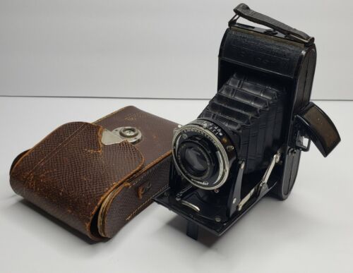 Voigtlander Bessa 6x9 Black Folding 120 Film Camera with Case