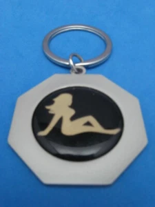 LLAVERO OCTÁGONO LOGOTIPO DAMA NIÑA DESNUDA LLAVERO NÍQUEL SATINADO #173 - Imagen 1 de 1