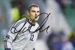 SCHOTTLAND & BURNLEY: MATT GILKS SIGNED 6x4 ACTION PHOTO + COA - Bild 1 von 1