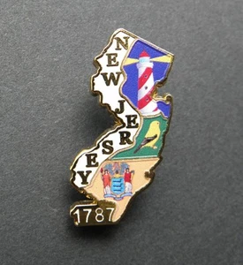 NEW JERSEY 1787 STATE MAP FLAG LAPEL PIN BADGE 1.25 x 3/4 INCH - Picture 1 of 2