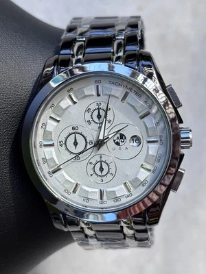 Reloj para mujer Hip Hop plateado con correa de metal brillante esfera blanca. Foto 1 de 4