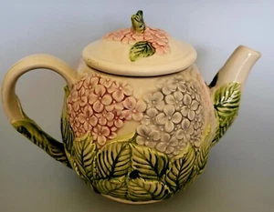 Ceramic Pink & Blue Hydrangea w Leaves Teapot VTG 1992 6" T Top of Lid CBK Ltd - Picture 1 of 2