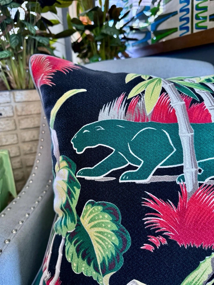 Funda de almohada vintage Glammy Panther & Palms Swank Art Deco Miami Beach corteza Foto 1 de 4