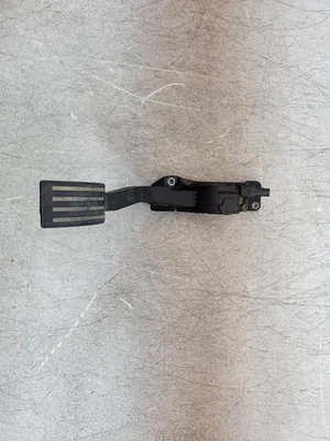 2016 2017 2018 2019 2020 2021 2022 23 FORD TRANSIT CONNECT GAS ACCELERATOR PEDAL - Image 1 of 4